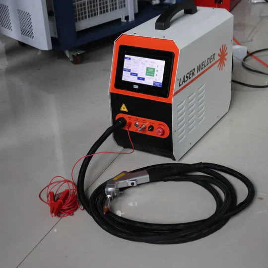 Máquina de Solda e Corte a Laser Portátil Multiprocesso 250A Proteção Térmica 4 em 1 Bivolt